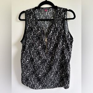 Vince Camuto sleeveless blouse leather trimmed b & w lace patterned zipper (M)